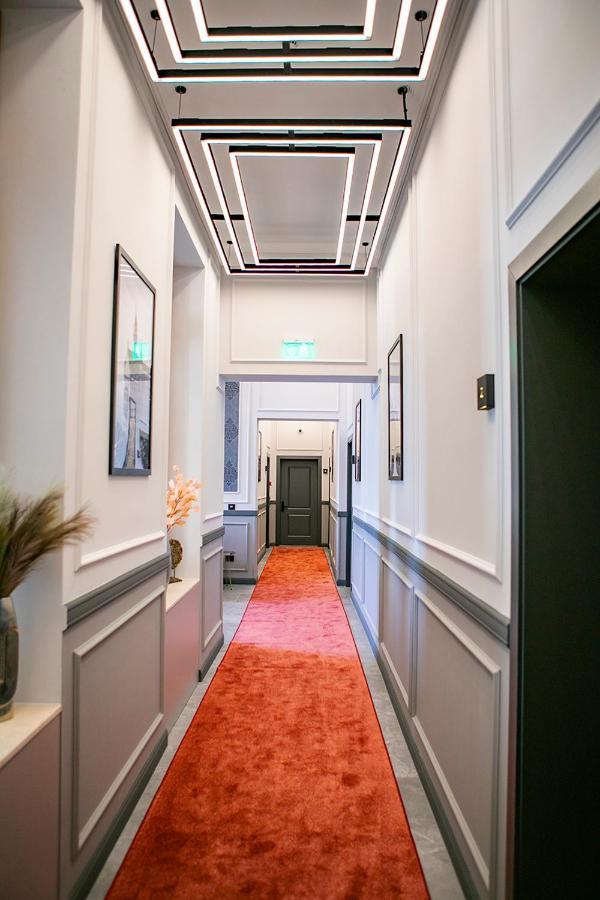 House Of Charles Hotel Carei Exterior foto